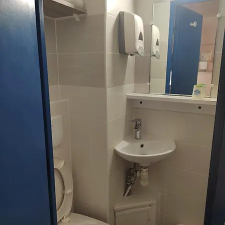 Hotel Alpha *