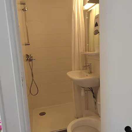 Hotel Alpha Bouafle