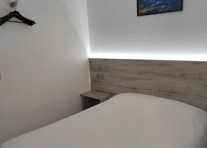 Hotel Alpha Bouafle